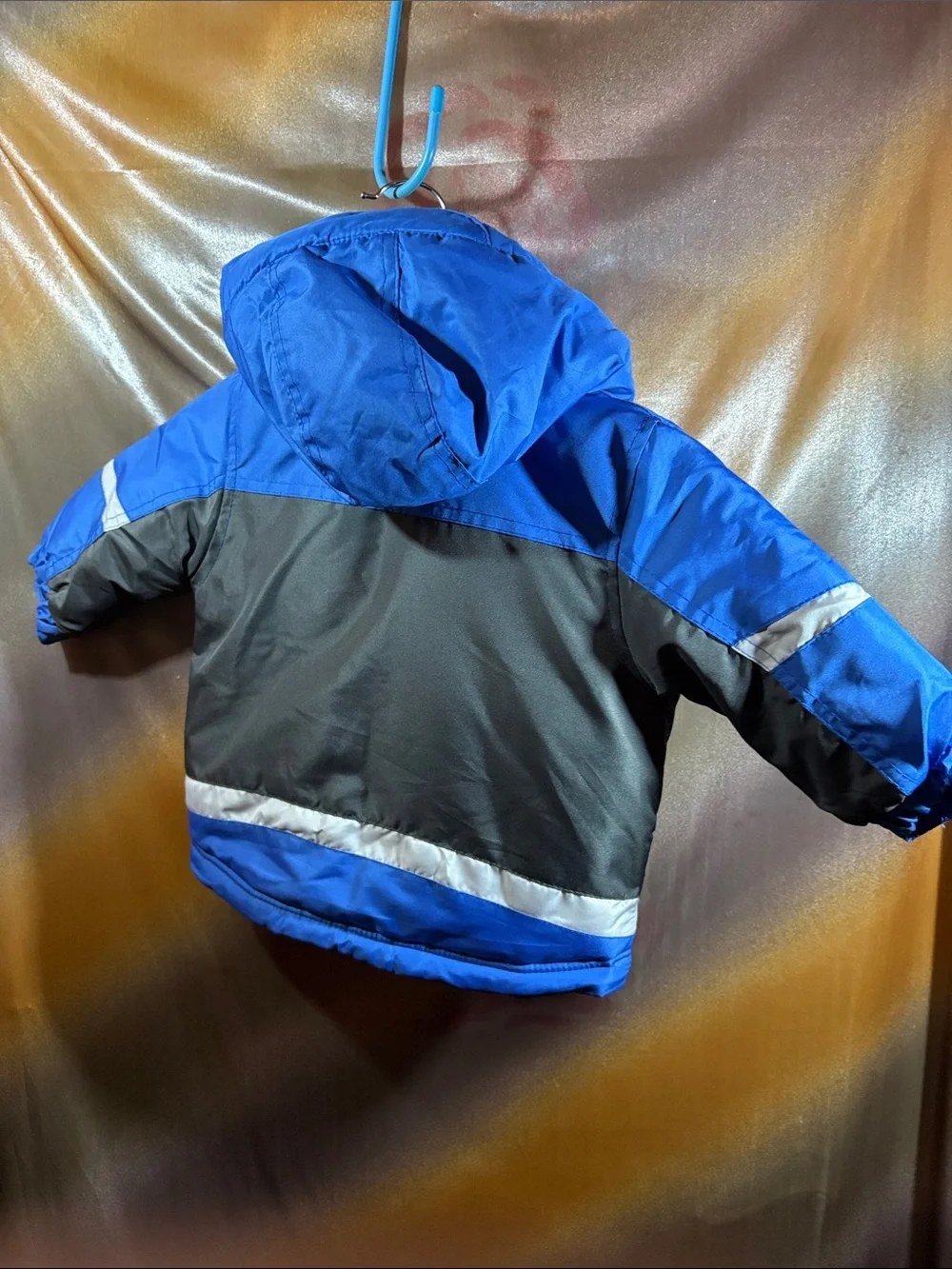 Children's Blue & Black Osh Kosh Insulated Puffer Jacket with Hood. F3